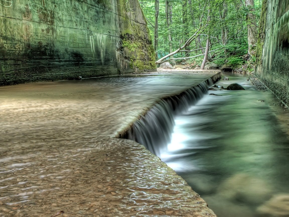 Обои вода, зелёный, стены, water, green, wall разрешение 2560x1600 Загрузить