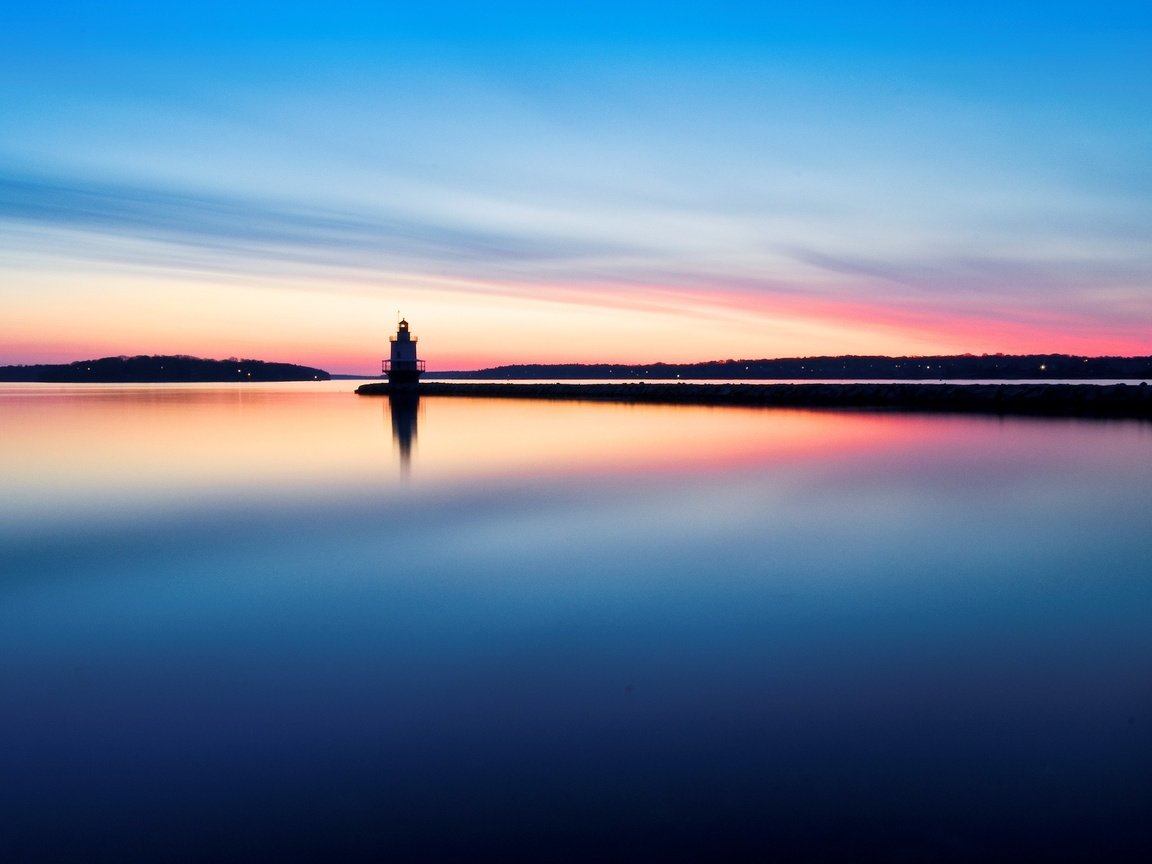 Обои вода, отражение, утро, маяк, water, reflection, morning, lighthouse разрешение 2560x1600 Загрузить