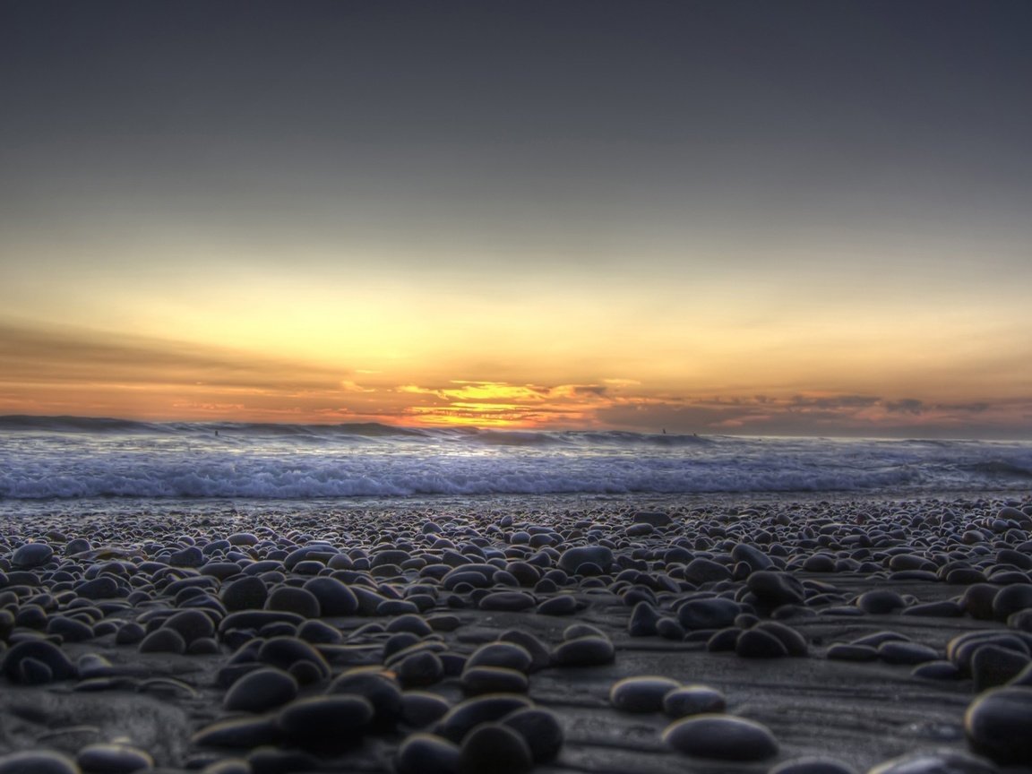 Обои камни, берег, галька, волны, закат, море, stones, shore, pebbles, wave, sunset, sea разрешение 1920x1200 Загрузить