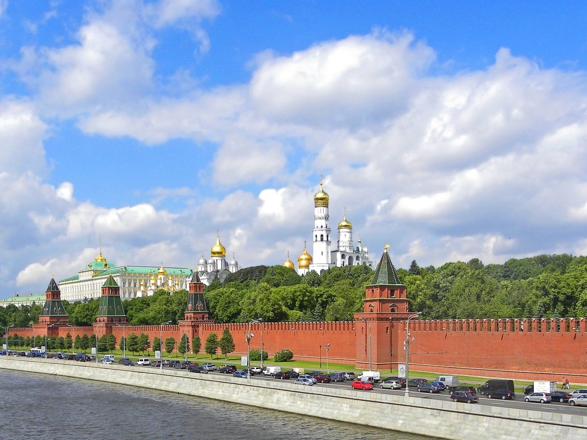 Обои дорога, река, москва, кремль, панорама, road, river, moscow, the kremlin, panorama разрешение 4000x1898 Загрузить