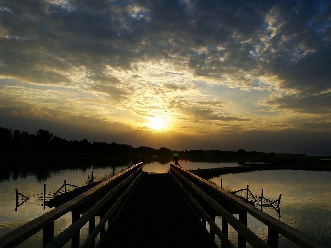 Обои река, природа, закат, пейзаж, деревянный мост, river, nature, sunset, landscape, wooden bridge разрешение 1920x1080 Загрузить