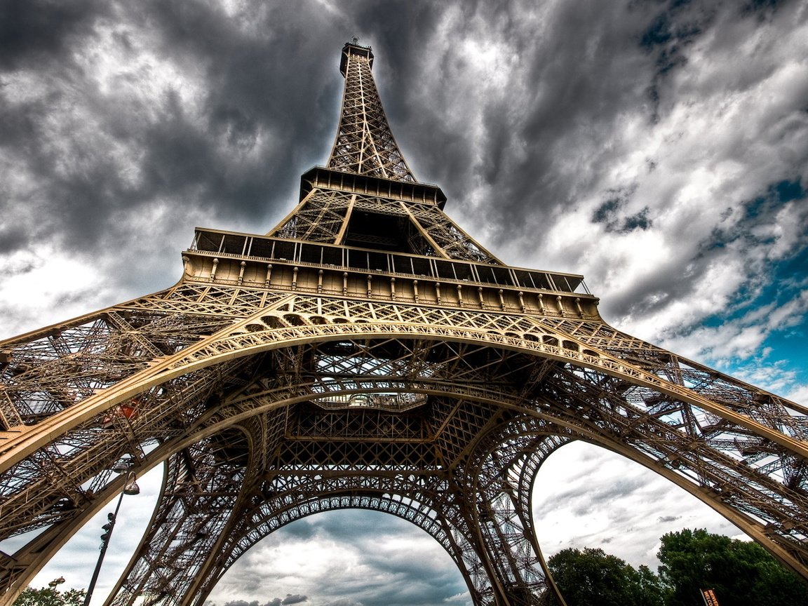 Обои облака, париж, франция, эйфелева башня, clouds, paris, france, eiffel tower разрешение 1920x1200 Загрузить