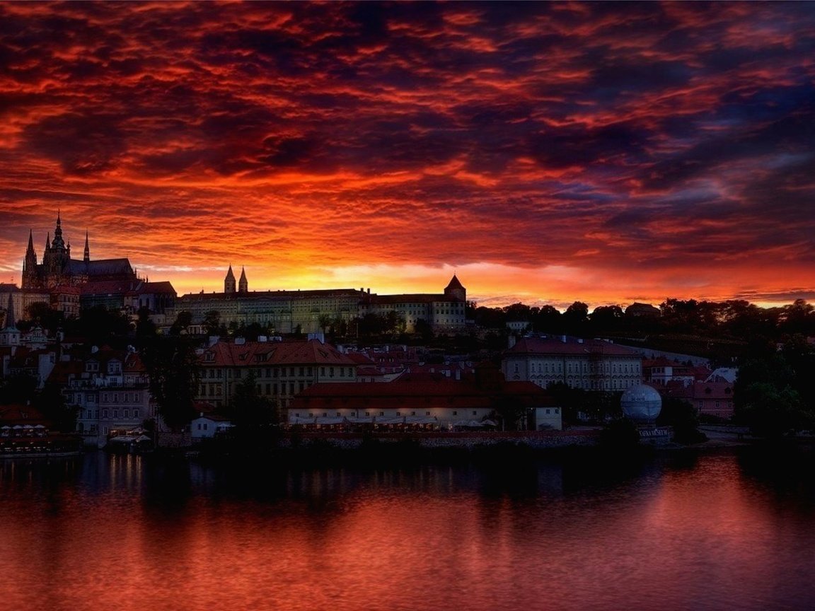 Обои закат, город, дома, здания, прага, sunset, the city, home, building, prague разрешение 2000x1187 Загрузить