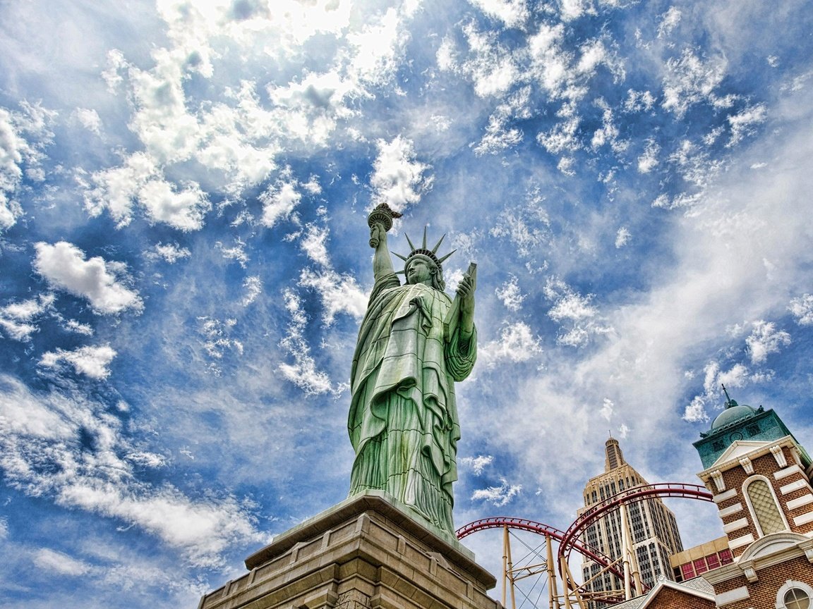 Обои небо, сша, статуя свободы, the sky, usa, the statue of liberty разрешение 2560x1880 Загрузить