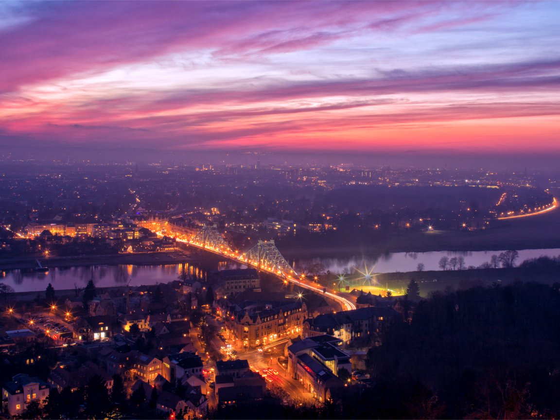 Обои огни, река, мост, вид сверху, подсветка, германия, дрезден, lights, river, bridge, the view from the top, backlight, germany, dresden разрешение 2048x1365 Загрузить