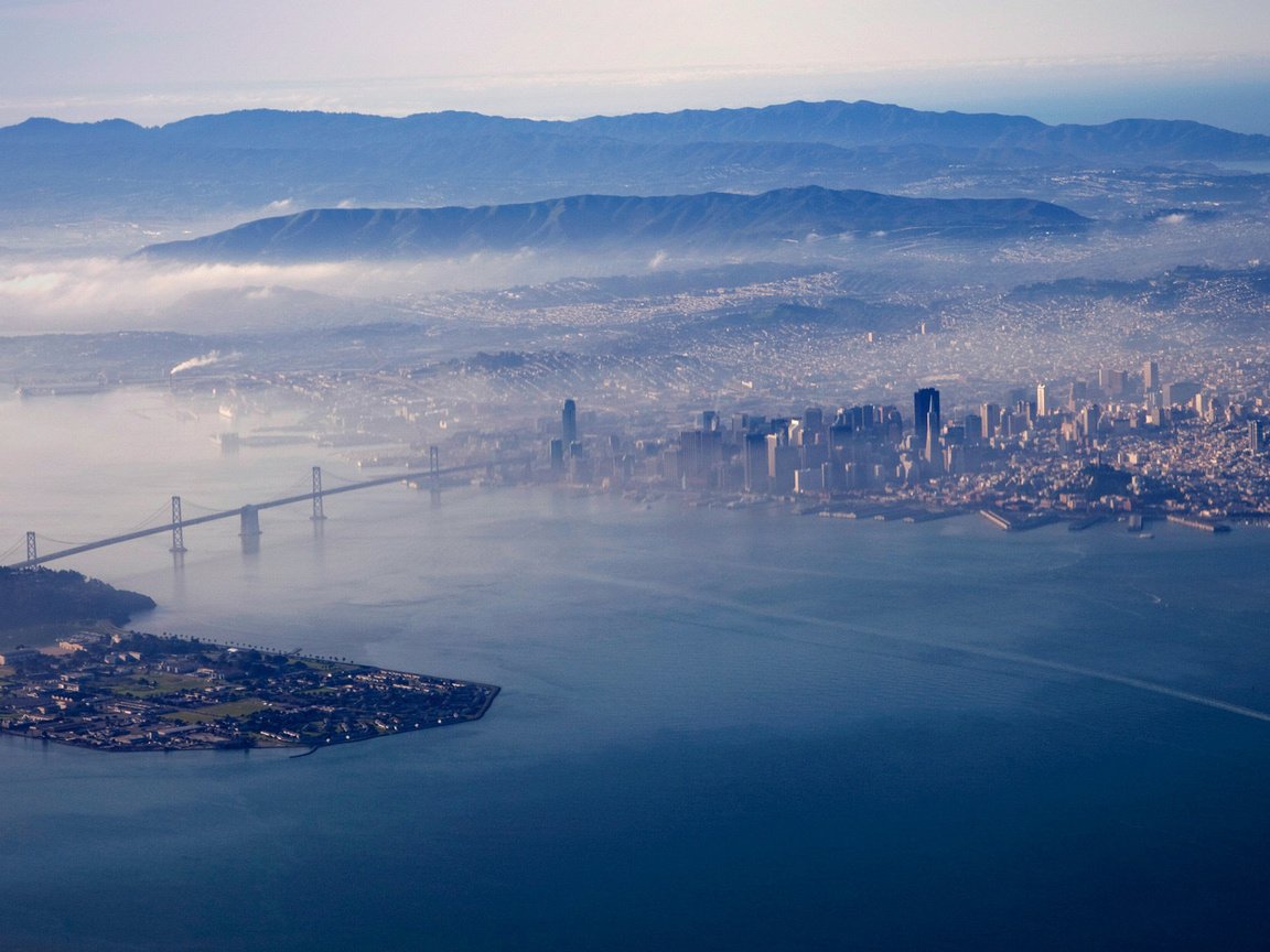 Обои туман, мост, город, залив, сша, калифорния, bay bridge, бэй бридж, fog, bridge, the city, bay, usa, ca разрешение 1920x1080 Загрузить