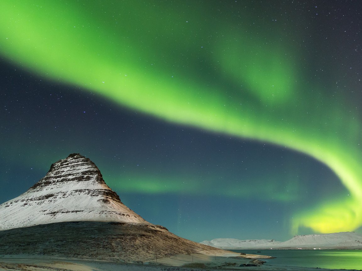 Обои ночь, снег, гора, исландия, киркьюфетль, night, snow, mountain, iceland, kirkjufell разрешение 1920x1080 Загрузить