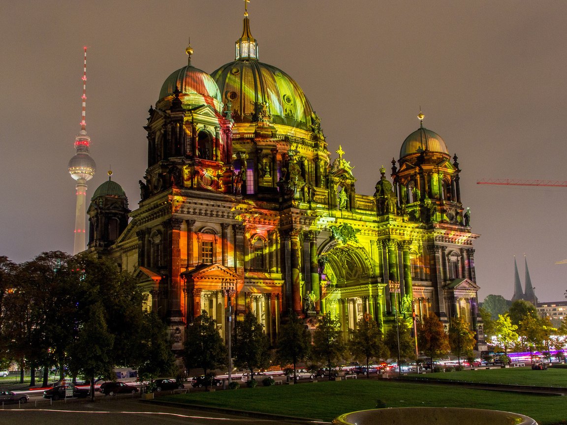 Обои церковь, берлин, 2013, berlin festival of lights, берлинский кафедральный собор, berliner dom, church, berlin, berlin cathedral разрешение 1920x1200 Загрузить