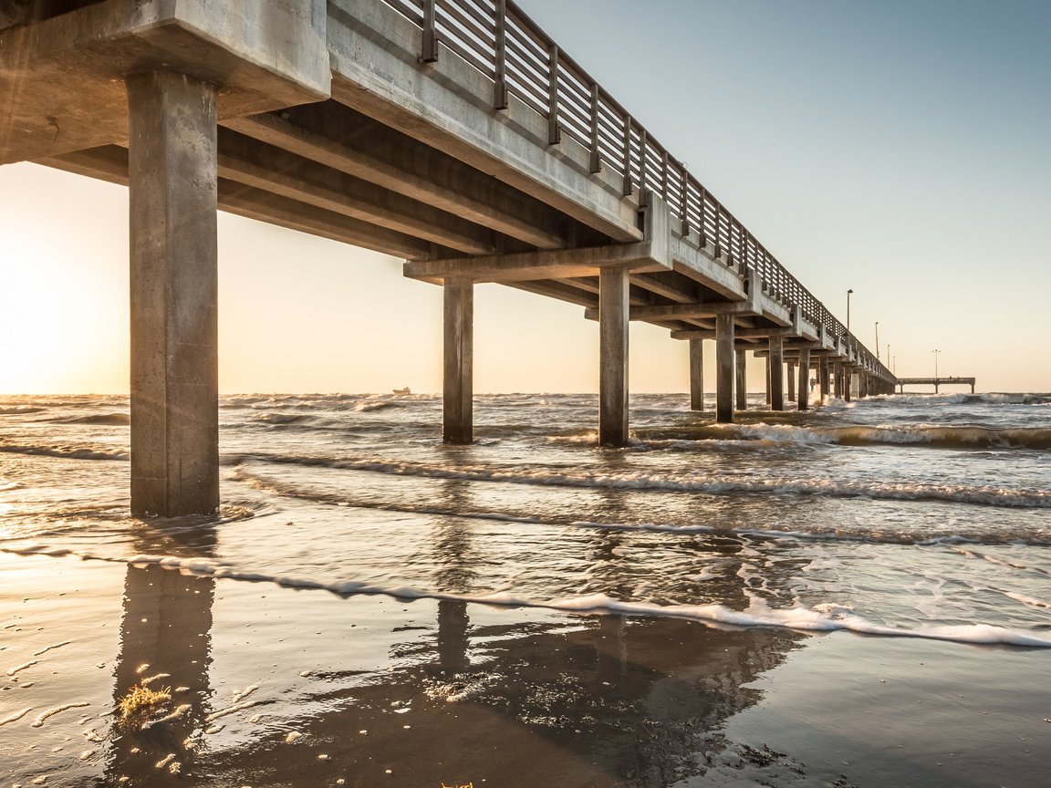 Обои небо, волны, мост.сваи.опоры, the sky, wave, bridge.piles.support разрешение 4096x2160 Загрузить