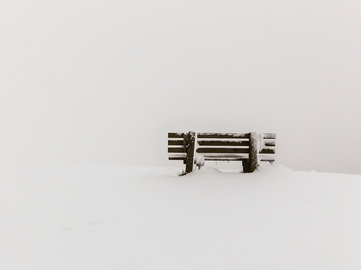 Обои снег, минимализм, скамья, snow, minimalism, bench разрешение 2560x1600 Загрузить