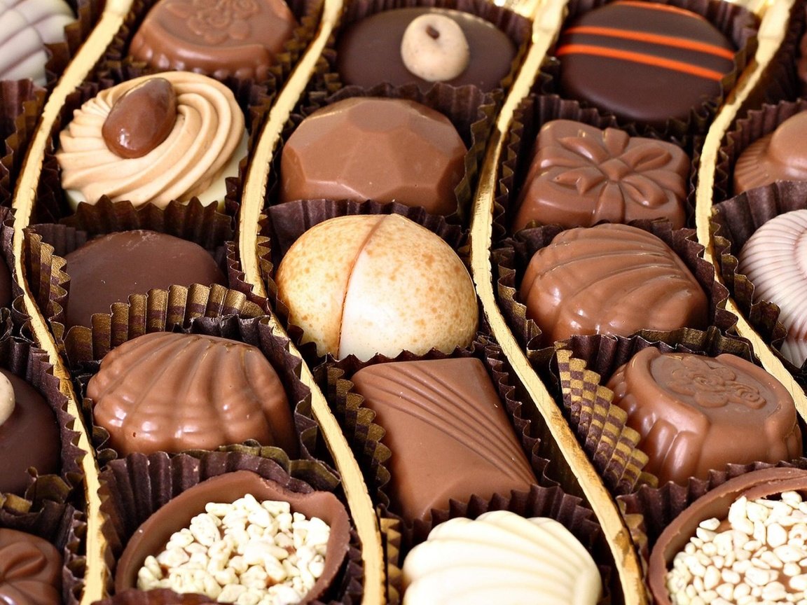 Обои конфеты, шоколад, коробка, сладкое, ассорти, candy, chocolate, box, sweet, cuts разрешение 1920x1200 Загрузить