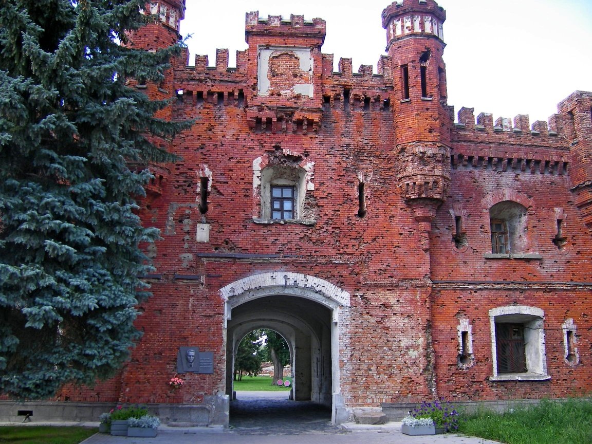 Обои город, ворота, крепость, брестская, брест, белоруссия, the city, gate, fortress, brest, belarus разрешение 2304x1728 Загрузить