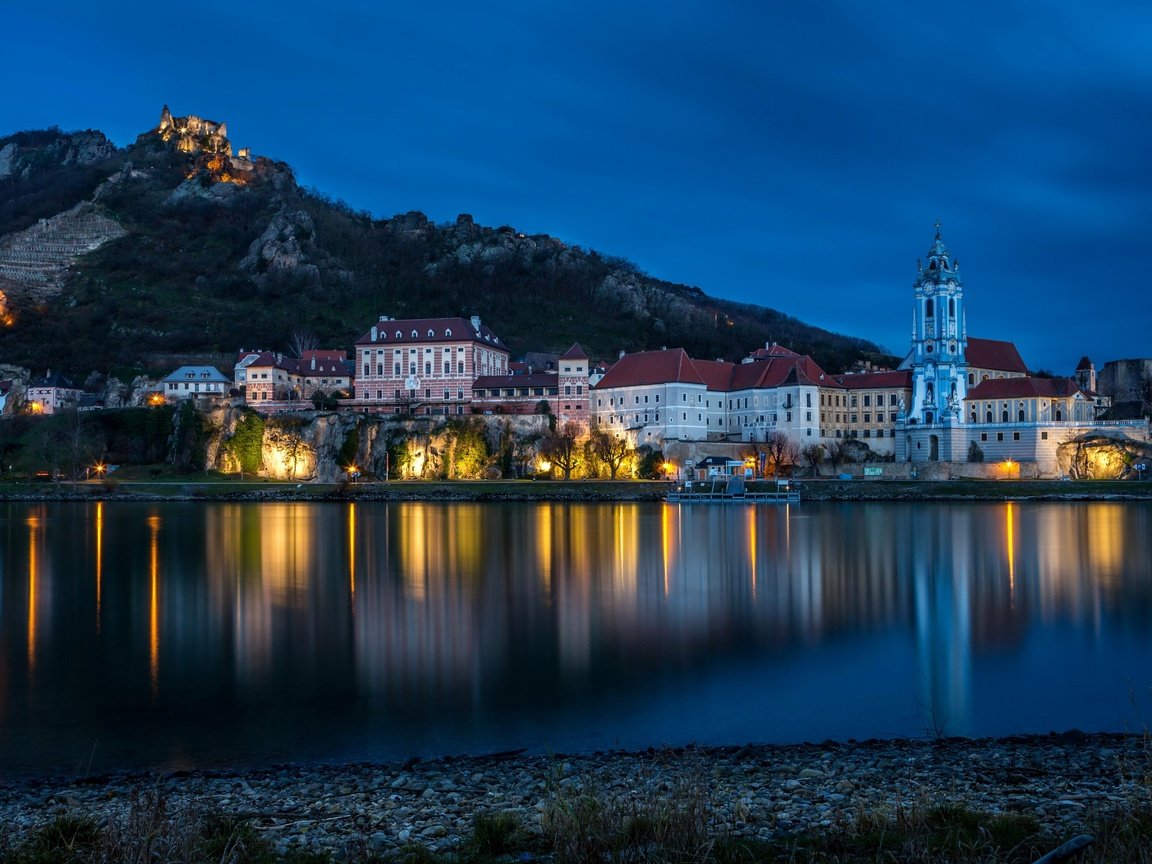 Обои ночь, огни, город, австрия, дюрнштайн, night, lights, the city, austria, dürnstein разрешение 2880x1800 Загрузить