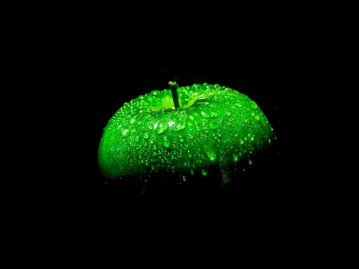 Обои капли, черный фон, яблоко, зеленое, капли воды, м, drops, black background, apple, green, water drops, m разрешение 1920x1200 Загрузить