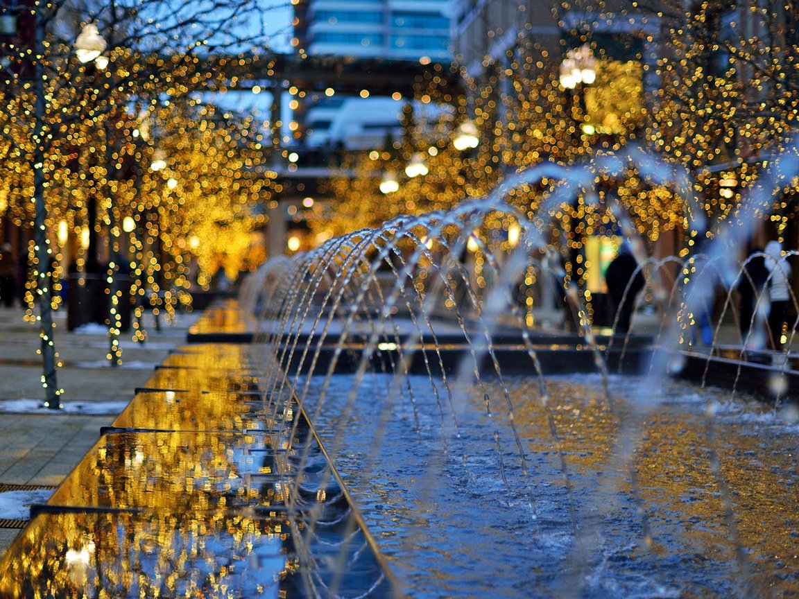 Обои зима, город, улица, гирлянды, фонтаны, winter, the city, street, garland, fountains разрешение 1920x1200 Загрузить