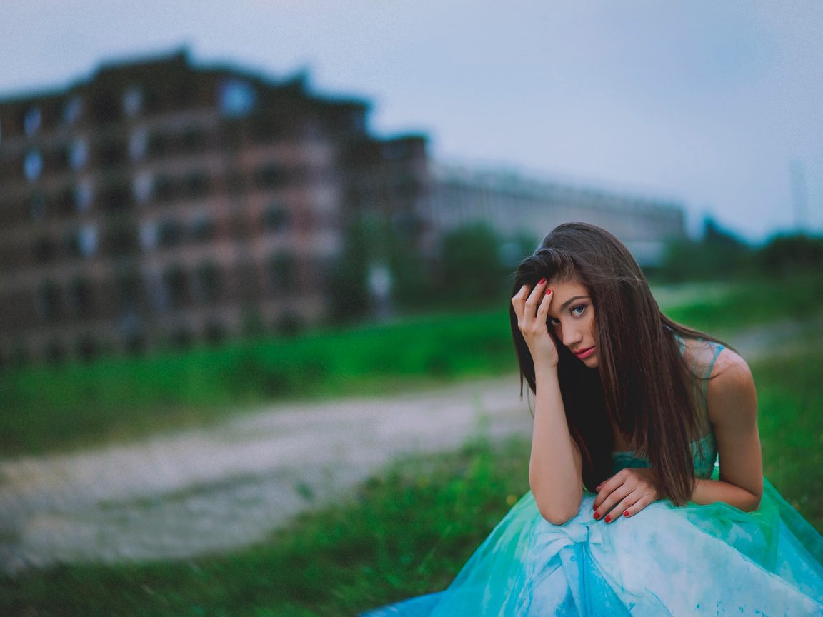 Обои девушка, фон, платье, портрет, взгляд, боке, girl, background, dress, portrait, look, bokeh разрешение 2000x1333 Загрузить