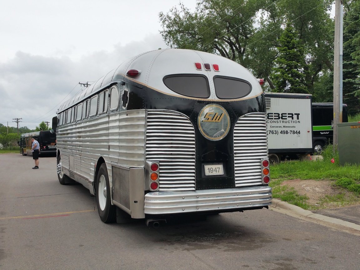 Обои 1947 bus разрешение 5312x2988 Загрузить