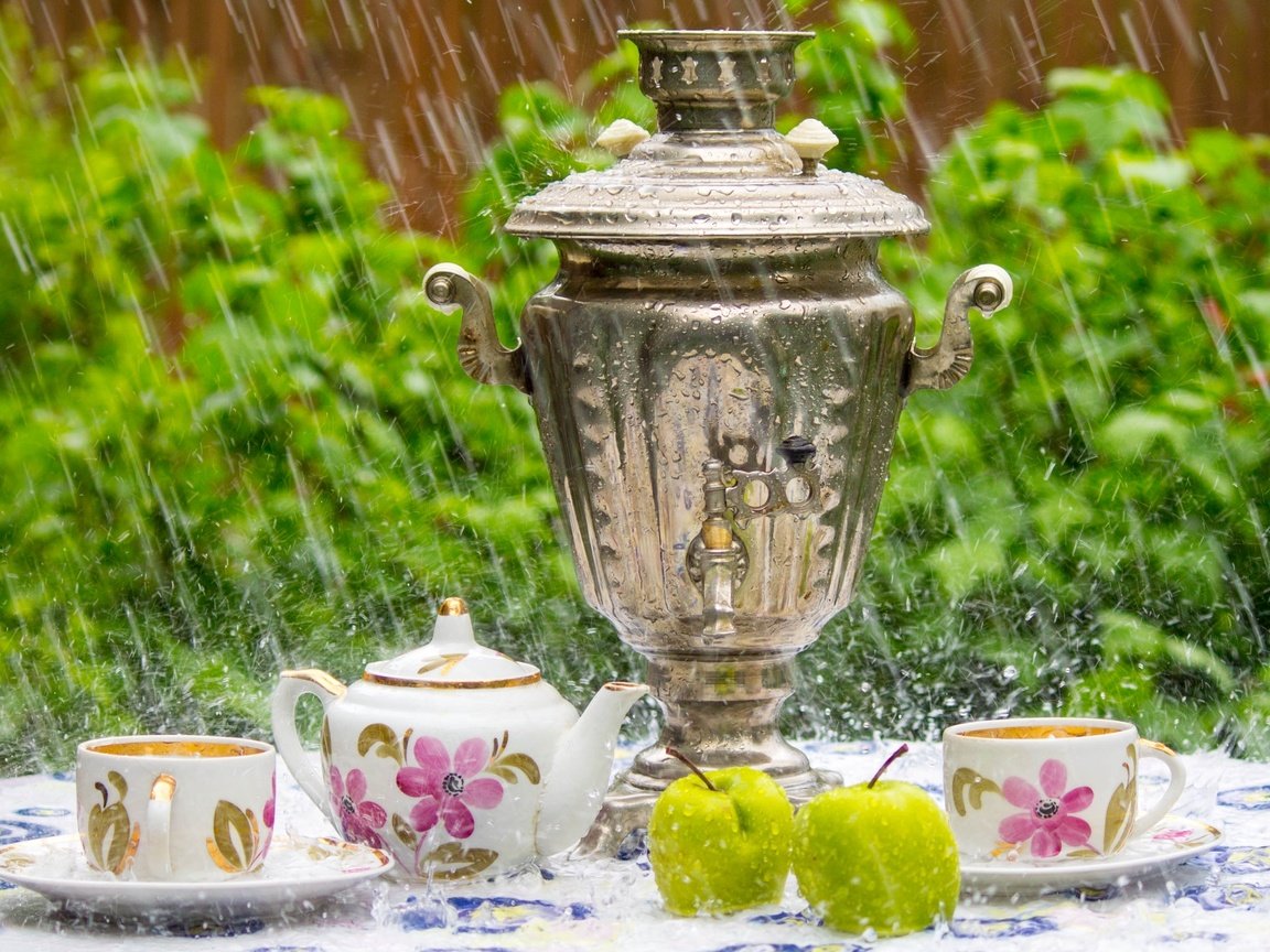 Обои яблоки, дождь, чай, посуда, самовар, apples, rain, tea, dishes, samovar разрешение 2600x1875 Загрузить