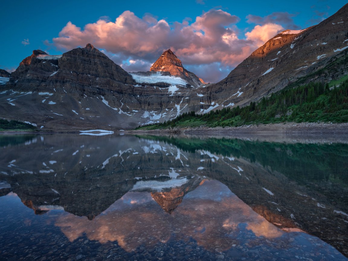 Обои озеро, горы, снег, отражение, канада, британская колумбия, lake, mountains, snow, reflection, canada, british columbia разрешение 2048x1367 Загрузить