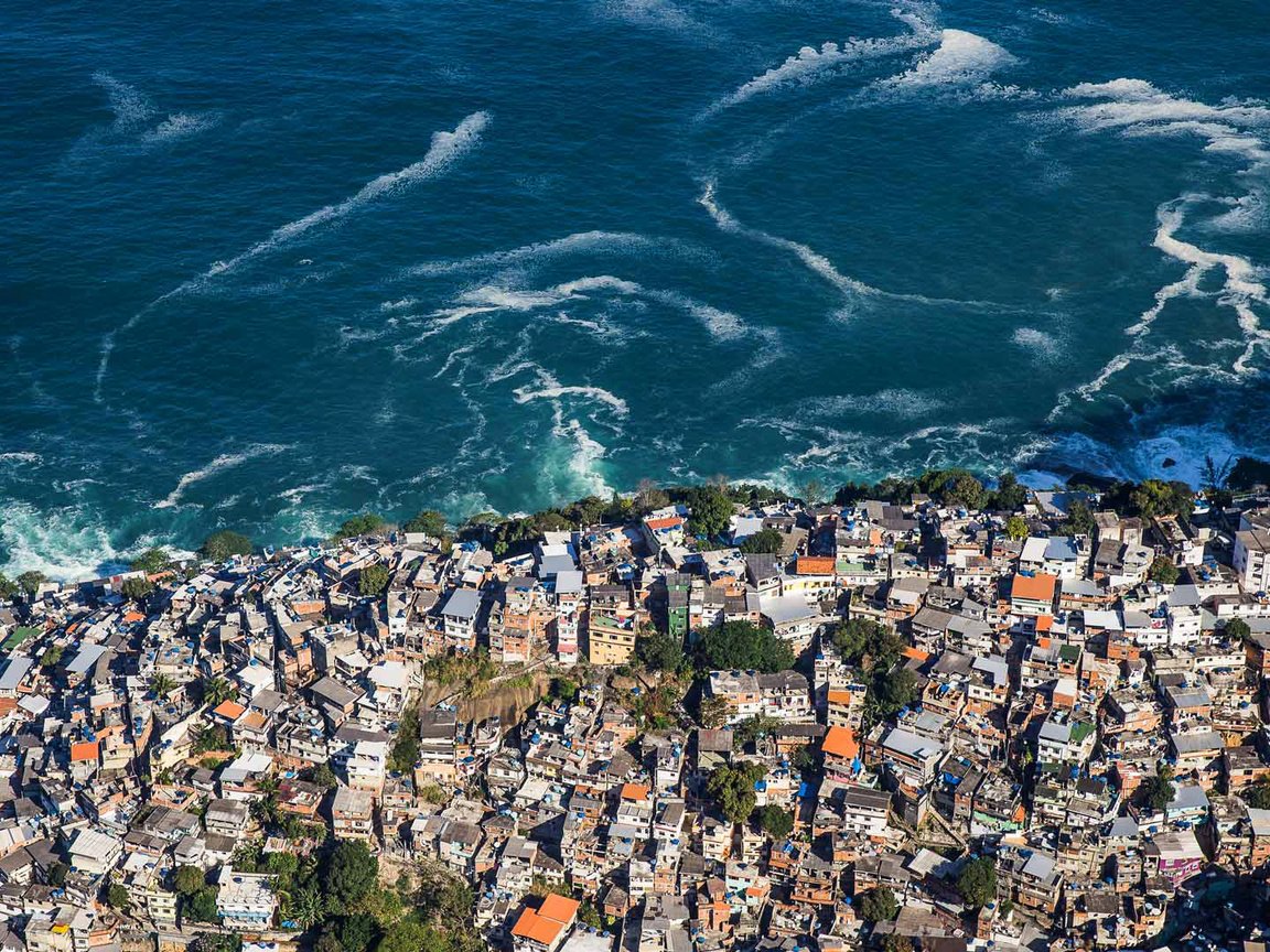 Обои море, дома, бразилия, рио-де-жанейро, район видигал, sea, home, brazil, rio de janeiro, the district of vidigal разрешение 1920x1080 Загрузить