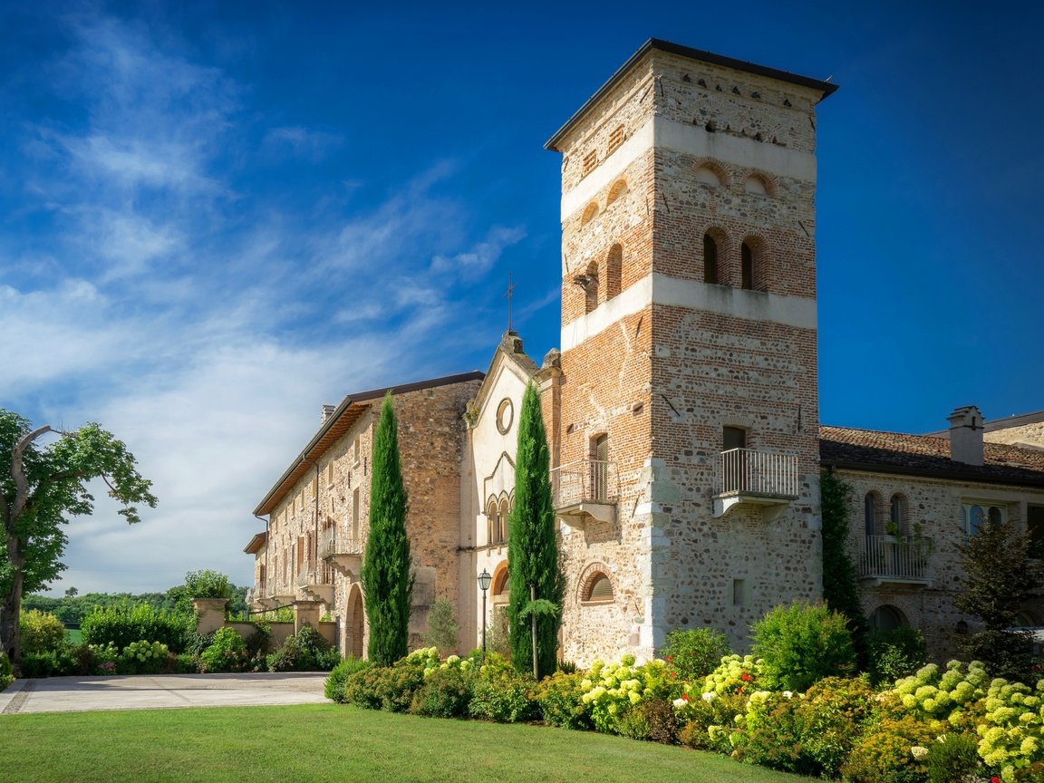 Обои небо, храм, италия, храмы, kloster san vigilio, католическая церковь, the sky, temple, italy, temples разрешение 4220x3004 Загрузить