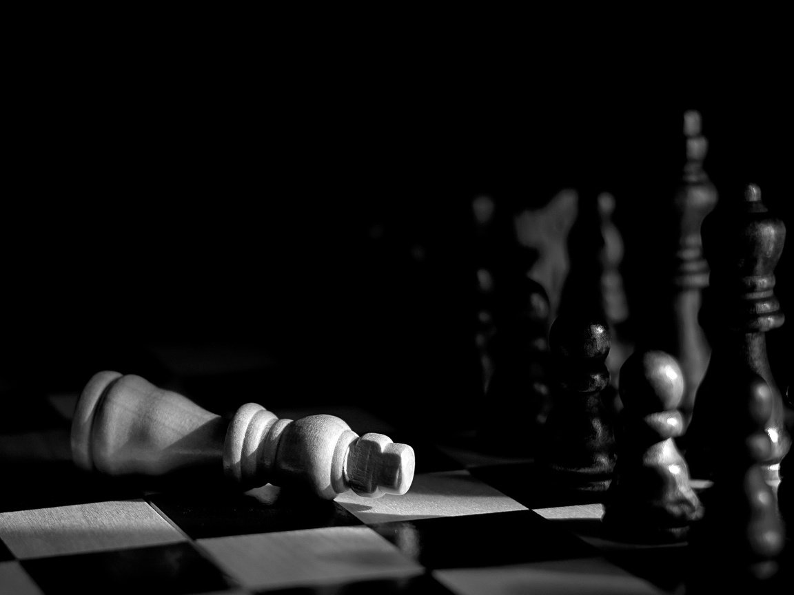 Обои шахматы, доска, чёрно-белое, фигуры, игра, шахматная доска, chess, board, black and white, figure, the game, chess board разрешение 2560x1573 Загрузить