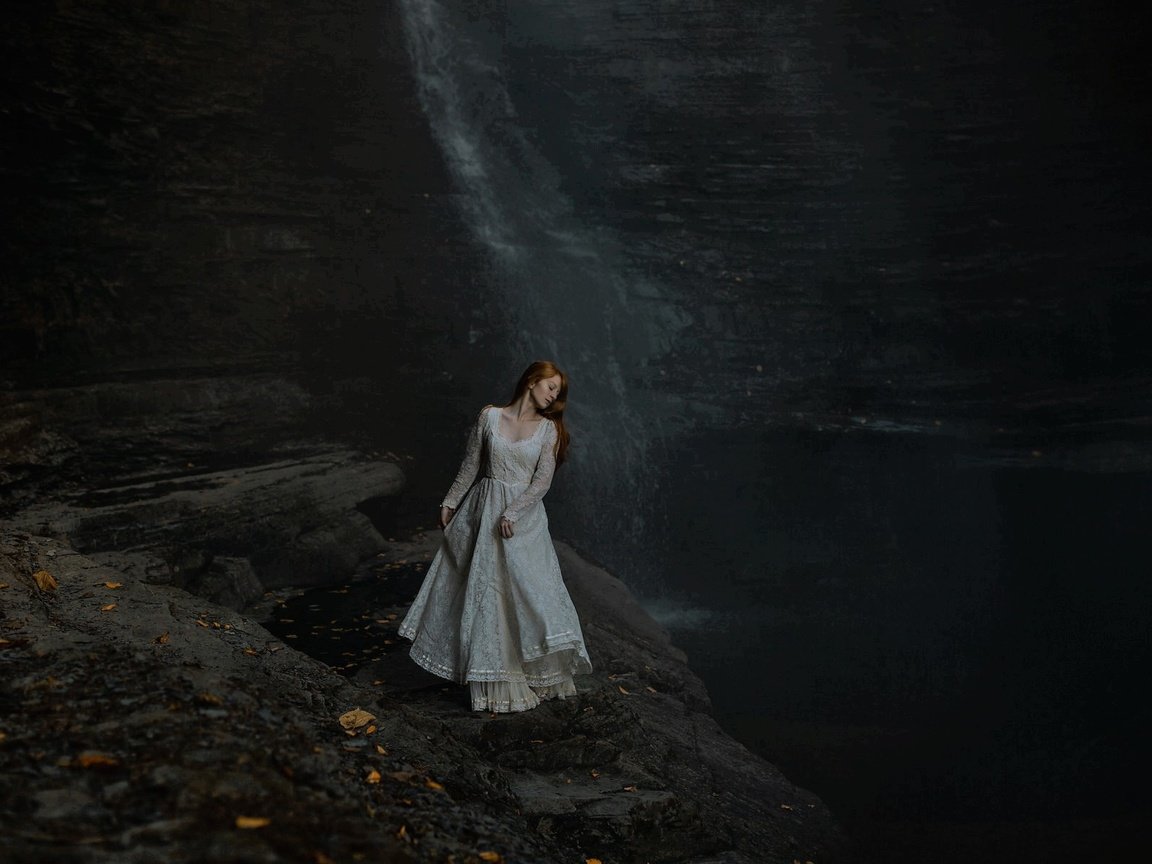 Обои девушка, платье, водопад, обрыв, рыжеволосая, aleah michele, melancholic, girl, dress, waterfall, open, redhead разрешение 2048x1203 Загрузить