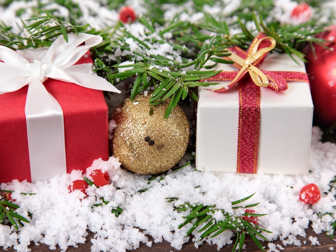 Обои снег, новый год, шары, подарки, рождество, snow, new year, balls, gifts, christmas разрешение 5616x3744 Загрузить