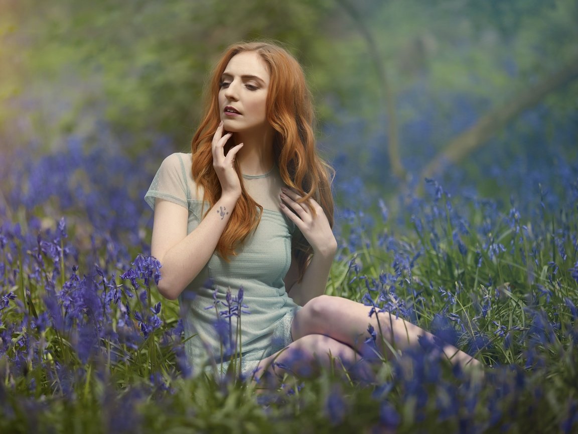 Обои цветы, девушка, луг, колокольчики, боке, рыжеволосая, flowers, girl, meadow, bells, bokeh, redhead разрешение 2048x1540 Загрузить