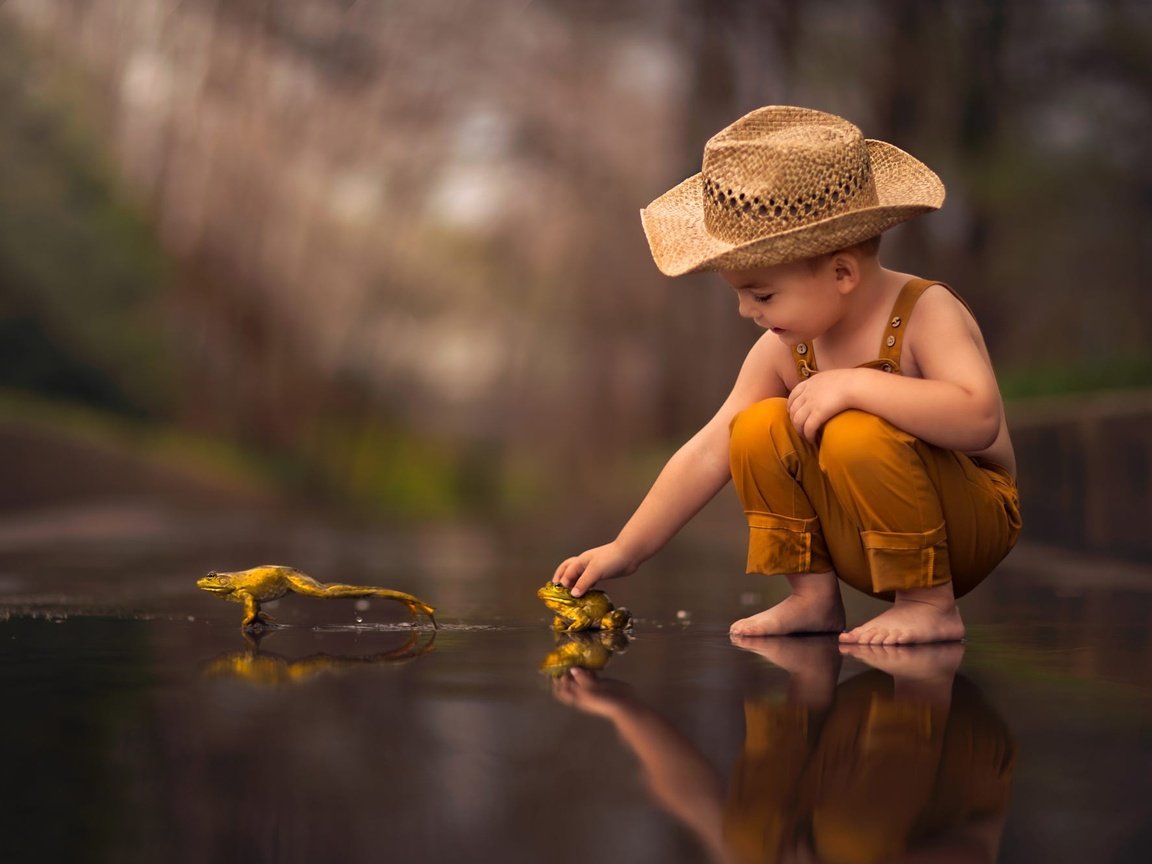 Обои отражение, дети, ребенок, мальчик, шляпа, лягушки, босиком, reflection, children, child, boy, hat, frogs, barefoot разрешение 2000x1333 Загрузить