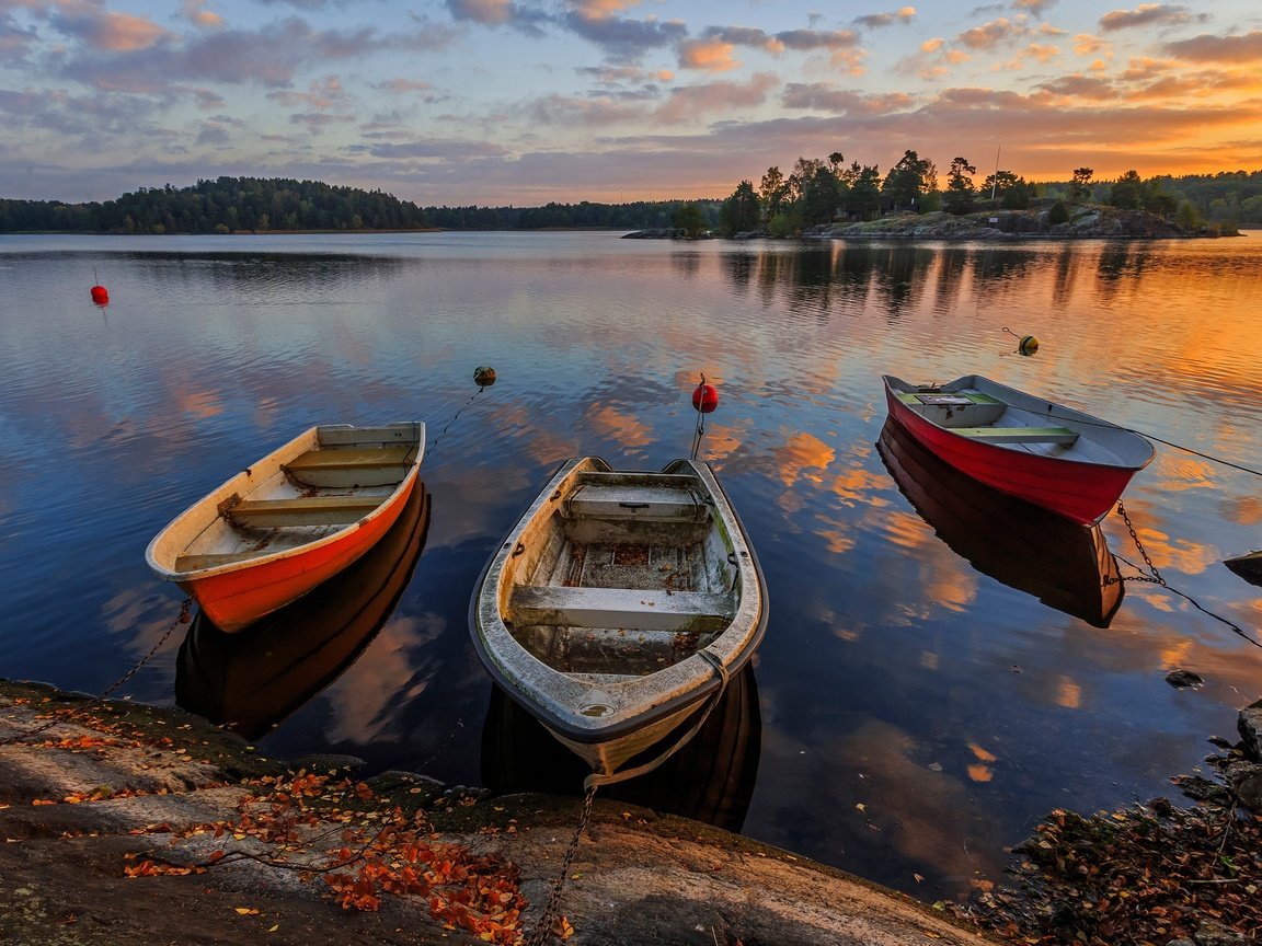 Обои вечер, река, берег, лес, закат, лодки, швеция, the evening, river, shore, forest, sunset, boats, sweden разрешение 3000x2000 Загрузить