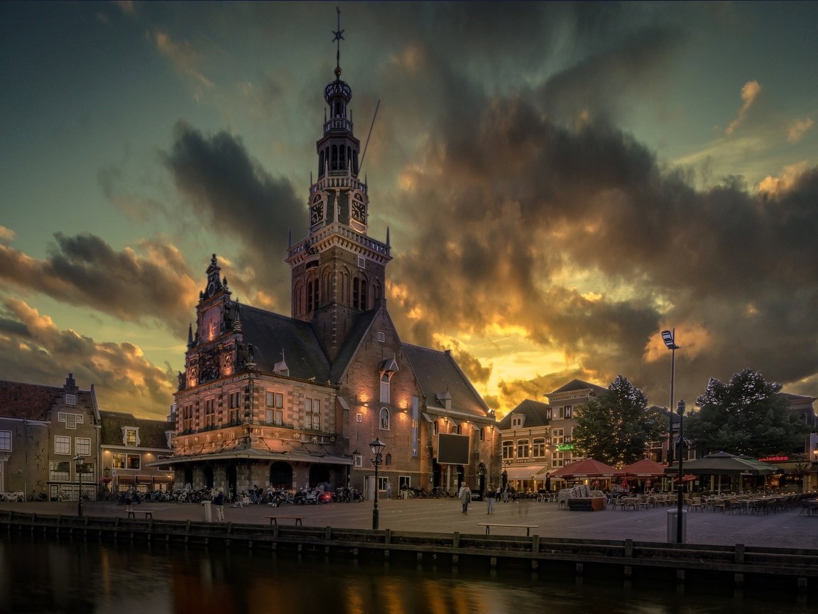 Обои вечер, тучи, дом, набережная, нидерланды, алкмар, the evening, clouds, house, promenade, netherlands, alkmaar разрешение 2048x1367 Загрузить