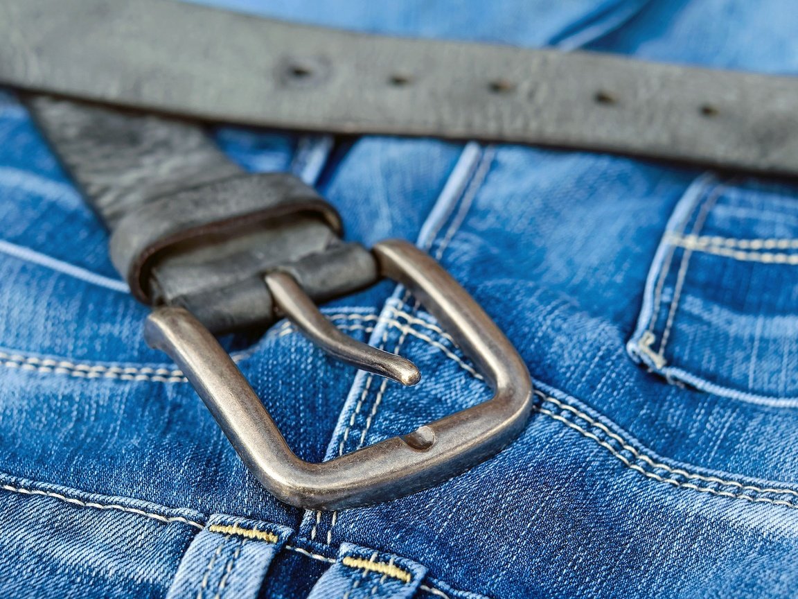 Обои металл, джинсы, ткань, кожа, пояс, ремень, пряжка, metal, jeans, fabric, leather, belt, strap, buckle разрешение 1920x1280 Загрузить