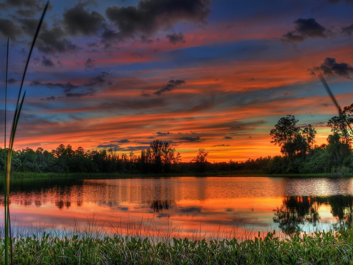 Обои небо, облака, вода, озеро, природа, закат, пейзаж, the sky, clouds, water, lake, nature, sunset, landscape разрешение 2048x1358 Загрузить