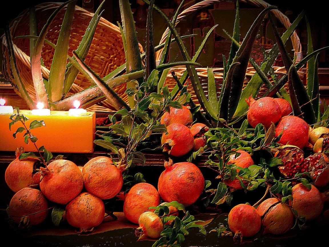 Обои свечи, фрукты, плоды, гранат, алоэ, candles, fruit, garnet, aloe разрешение 2728x1850 Загрузить