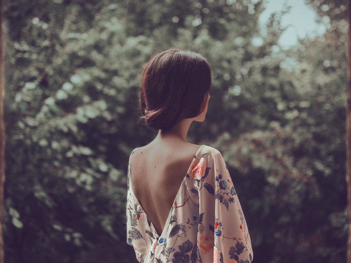 Обои природа, девушка, платье, спина, волосы, mara saiz, nature, girl, dress, back, hair разрешение 2048x1365 Загрузить