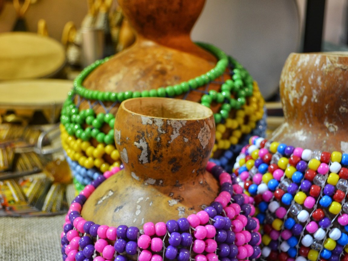 Обои африка, бусы, посуда, кувшин, браслеты, бусинки, africa, beads, dishes, pitcher, bracelets разрешение 4608x3072 Загрузить