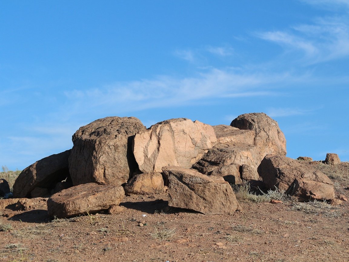 Обои небо, камни, степь, булыжники, the sky, stones, the steppe разрешение 1920x1280 Загрузить