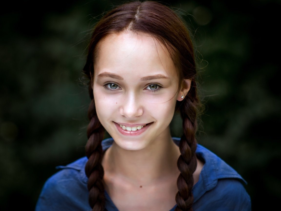 Обои улыбка, взгляд, девочка, волосы, лицо, косички, юля, smile, look, girl, hair, face, braids, julia разрешение 3872x2592 Загрузить