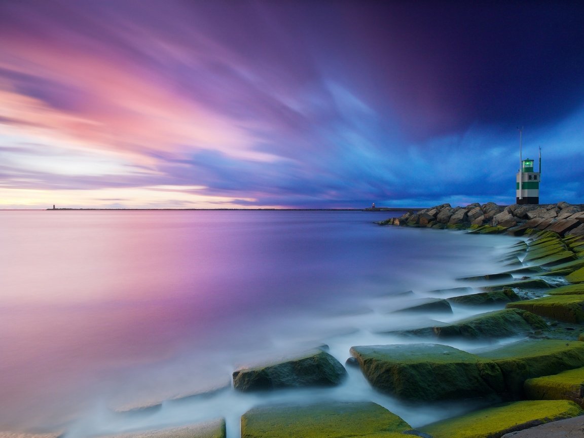 Обои небо, облака, камни, море, маяк, побережье, the sky, clouds, stones, sea, lighthouse, coast разрешение 2048x1365 Загрузить