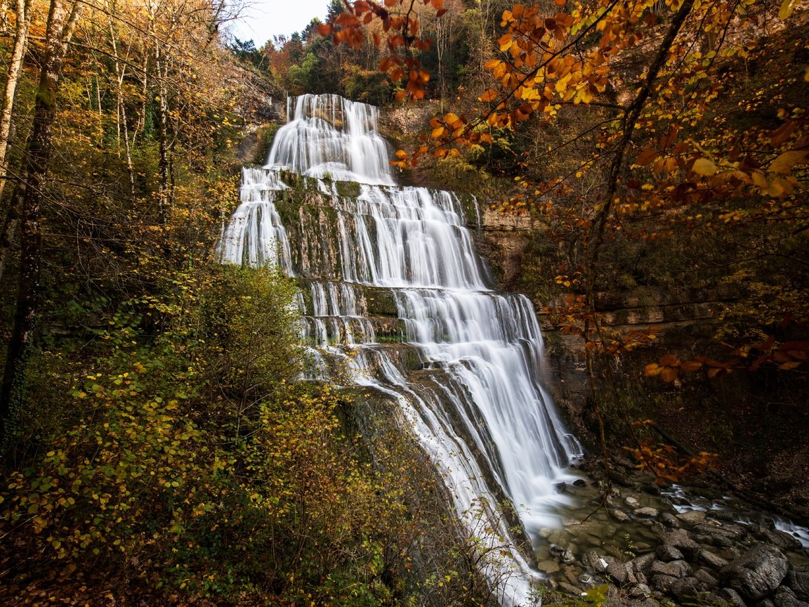 Обои природа, камни, лес, скала, водопад, осень, франция, утес, cascade du herisson, nature, stones, forest, rock, waterfall, autumn, france разрешение 6000x4005 Загрузить