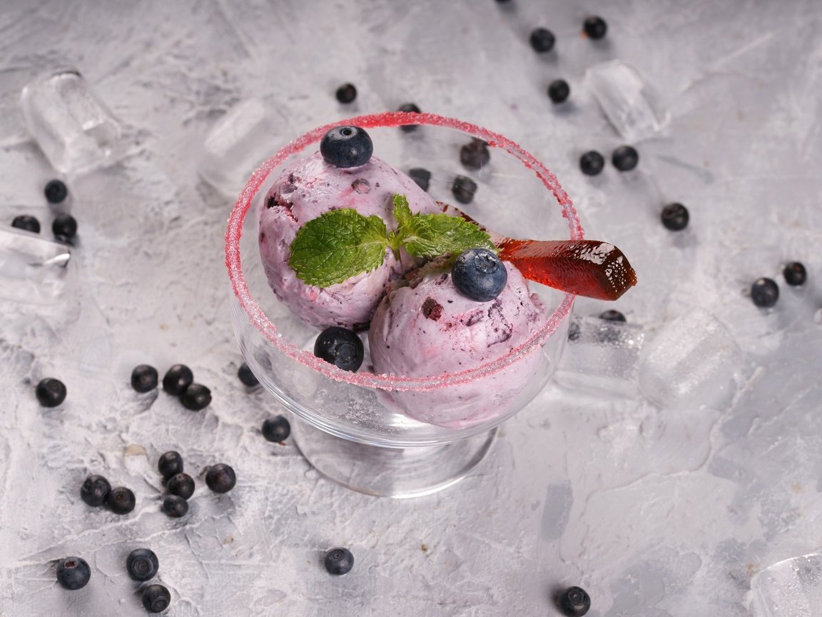 Обои мята, ягода, мороженое, черника, шоколад, десерт, mint, berry, ice cream, blueberries, chocolate, dessert разрешение 2048x1342 Загрузить