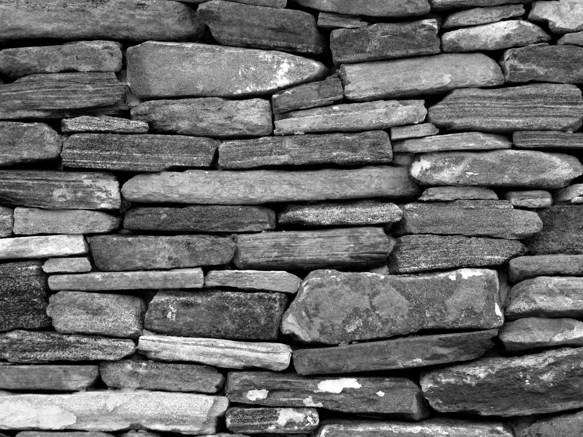 Обои камни, фон, стена, чёрно-белое, камень, каменная кладка, stones, background, wall, black and white, stone разрешение 1920x1227 Загрузить