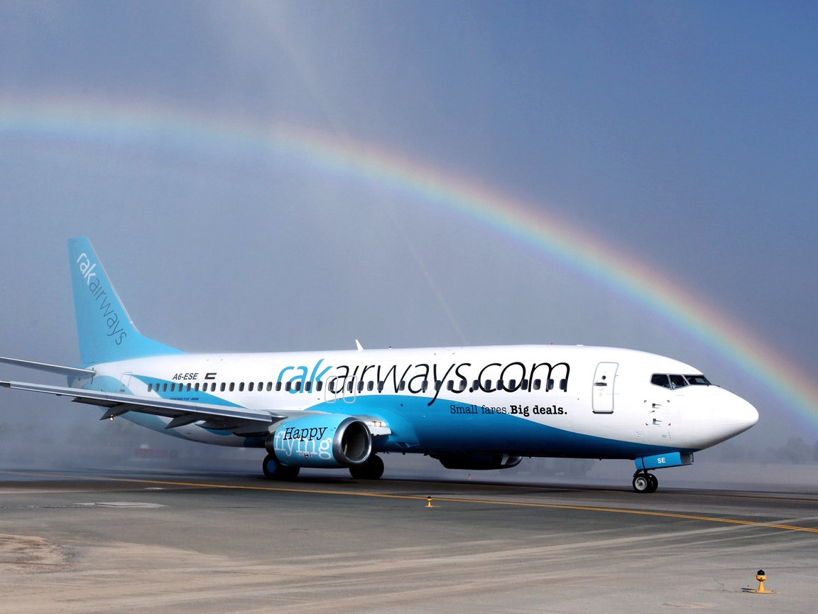 Обои небо, самолет, авиация, радуга, крылья, боинг, 737, the sky, the plane, aviation, rainbow, wings, boeing разрешение 2880x1623 Загрузить