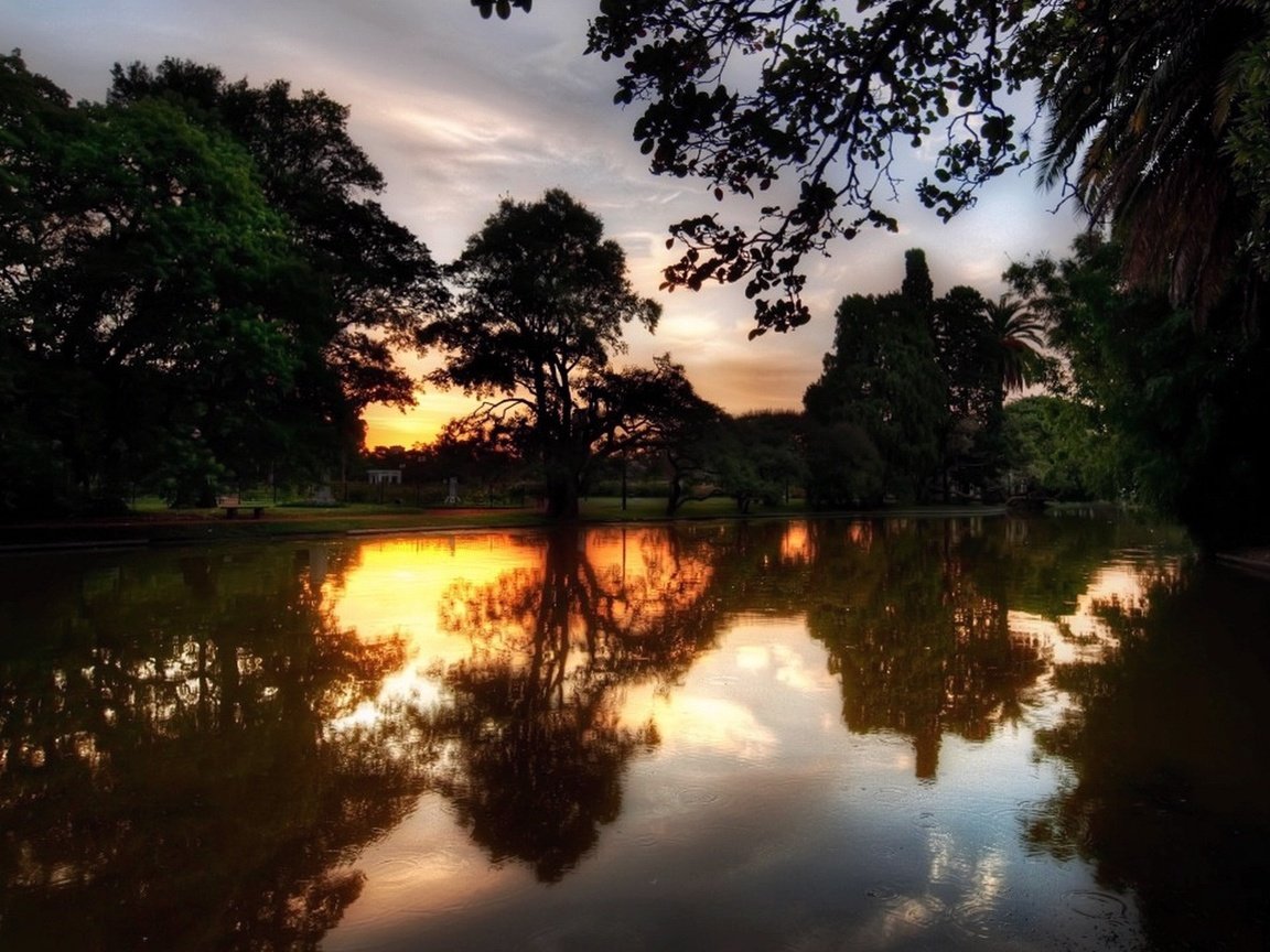 Обои небо, облака, деревья, река, закат, отражение, the sky, clouds, trees, river, sunset, reflection разрешение 1920x1080 Загрузить