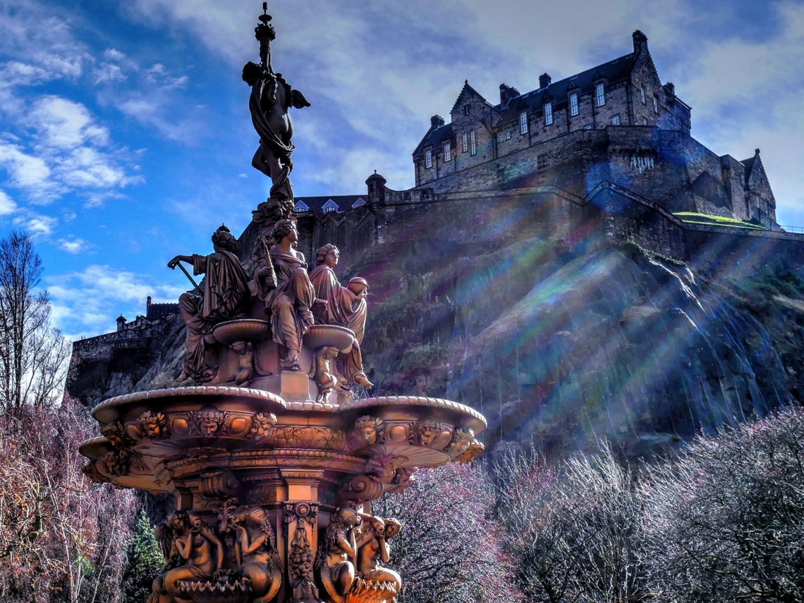 Обои деревья, замок, фонтан, холм, шотландия, эдинбург, ross fountain, эдинбургский замок, princes street gardens, trees, castle, fountain, hill, scotland, edinburgh, edinburgh castle разрешение 2112x1188 Загрузить