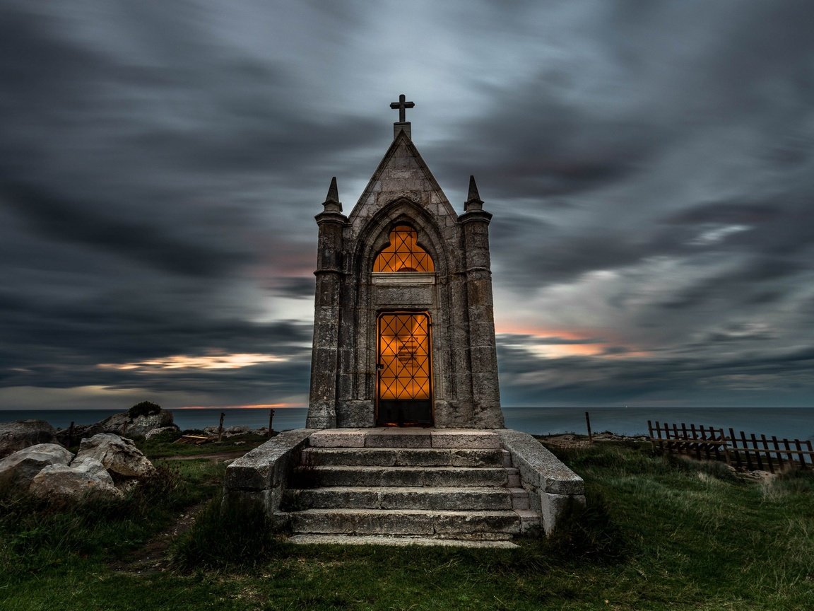 Обои небо, облака, лестница, ступеньки, часовня, the sky, clouds, ladder, steps, chapel разрешение 3840x2160 Загрузить