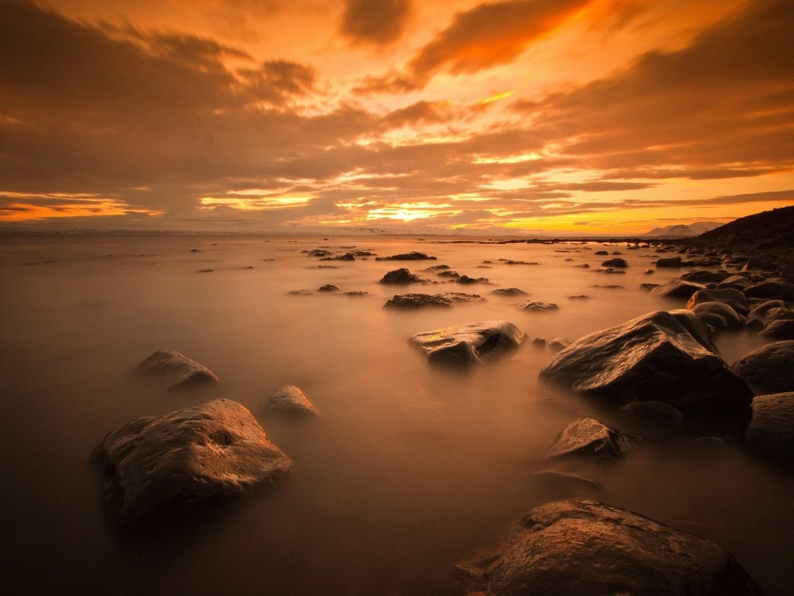 Обои небо, облака, камни, закат, море, горизонт, the sky, clouds, stones, sunset, sea, horizon разрешение 1920x1200 Загрузить