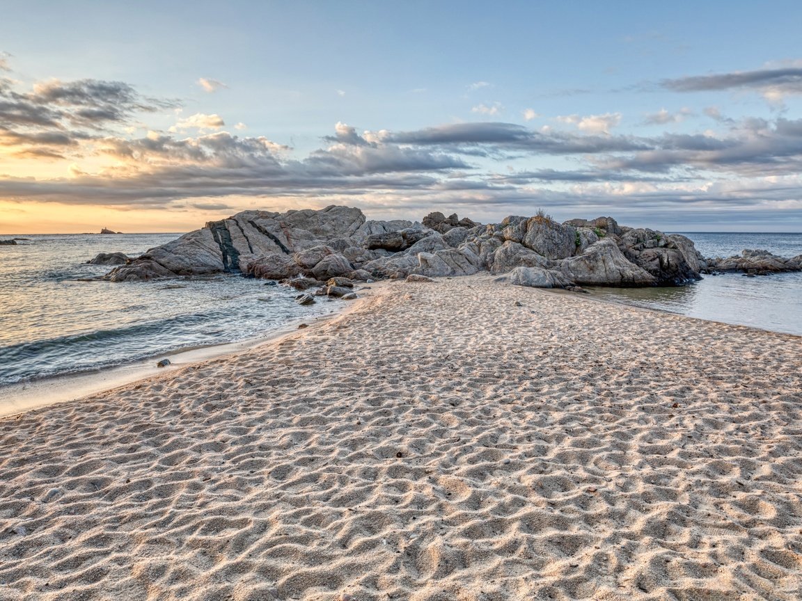 Обои камни, море, песок, испания, stones, sea, sand, spain разрешение 3840x2400 Загрузить