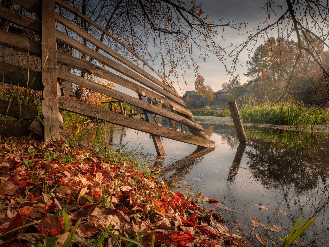 Обои природа, пейзаж, осень, забор, речушка, nature, landscape, autumn, the fence, river разрешение 1920x1280 Загрузить